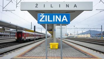 Požiar ochromil železničný uzol v Žiline. Dopravný chaos bude pokračovať