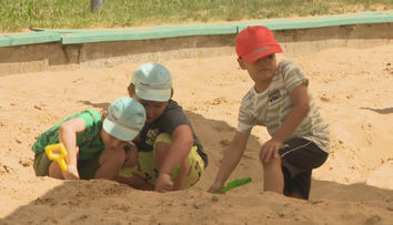 Zatvorili škôlku a o dieťa sa nemá kto postarať. Ako získať OČR-ku?