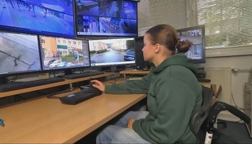 Postrelil ju inštruktor a ostala na vozíku. Kadetka Miška nastúpila do práce