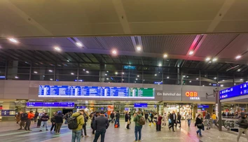 Vozičkárka namiesto Bratislavy skončila vo Viedni. Rakúske železnice priznali chybu