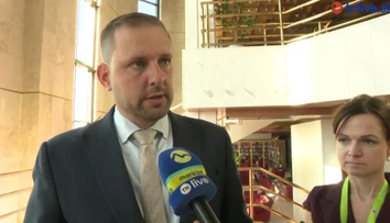 Nelka po útoku v Staškove naďalej bojuje o život. Desiatky zdravotníkov sa jej venujú dňom i nocou