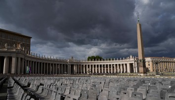 Pohreb pápeža sprevádzajú aj prísne pravidlá obliekania. Odborníčka na protokol vysvetlila, čo je povolené