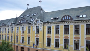 Rybníček sa chce rozprávať s vedením školy, ktorá zrušila dúhovú akciu. Nesmú podľa neho ustupovať Mazurekovi