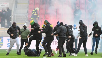Zasiahli ťažkoodenci na včerajšom zápase neskoro? Prečítajte si stanovisko polície