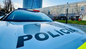 Dráma v Topoľčanoch. Maskovaný lupič mieril na predavačky zbraňou