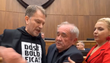 VIDEO: Vyhrotená scéna v parlamente. Matovič a Muňko do seba strkali aj nadávali