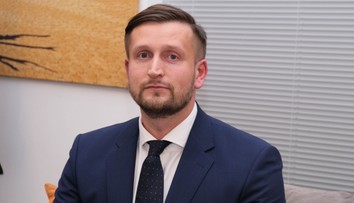 Je to taký dedkov domáci destilát, z ktorého bolo vypálené to najhoršie, myslí si o Kotlárovom dokumente analytik