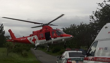 Kuriózna nehoda. Pomoc nakoniec nepotrebovala pacientka, ale posádka vrtuľníka