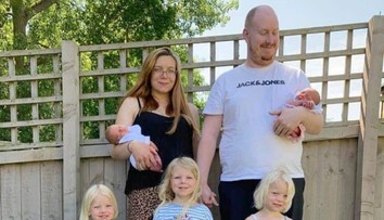 Mladá mamička (24) má už päť detí, majú menej ako päť rokov. Medzi nimi sú dvoje dvojičky