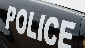 V skrini študentského bytu našli mŕtve dieťa. Matka si medzitým vychutnávala raňajky