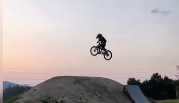 VIDEO: Vďaka svojej vášni a odhodlaniu sa stal hviezdou už ako sedemročný. Na Instagrame má tisíce sledovateľov