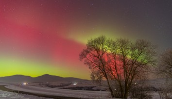 Najlepší záber na polárnu žiaru vznikol pri Brezne. Dych vyrážajúce fotky zachytil Slovák