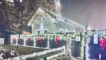 FOTO: Rekord, ktorý len tak niekto neprekoná. Petra a Tomáš zdobili svoj dom od septembra