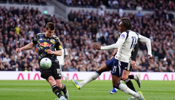Premier League: Tottenham prišiel o dôležité víťazstvo po penalte. Zotrvanie v súťaži stále nemá isté