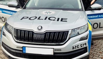 Útok v obchodnom dome. Muž zranil nožom dvoch ľudí