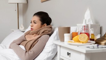 Nový variant covidu sa rýchlo šíri Európou. Má jeden špecifický príznak