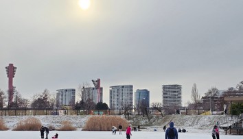 Zákaz vstupu na ľad. Na obľúbenom jazere v Bratislave hrozí boj o život
