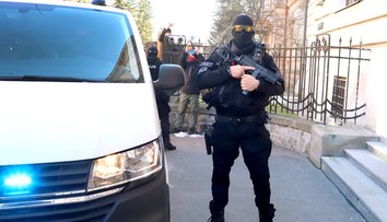 Vojna v bezpečnostných zložkách neutícha, NAKA má v hľadáčiku ďalšie známe mená