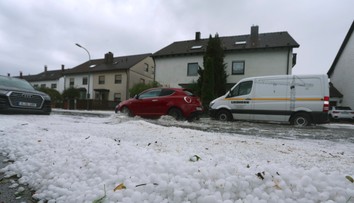 VIDEO: Malorka zažila epickú búrku. Pobrežím lietal nábytok z letných terás