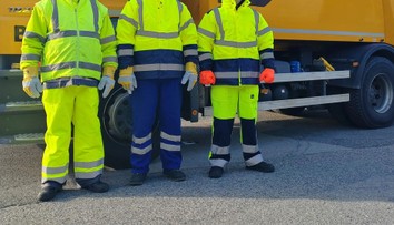 Prezliekajú sa za smetiarov a chodia koledovať. Určite im nedávajte peniaze