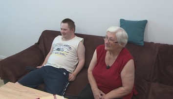 Trápenie pani Heleny a jej postihnutého syna je na konci. Po 10 rokoch sa dočkali spravodlivosti