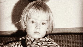 Kto je tento roztomilý chlapec? Dnes patrí k najvplyvnejším v brandži!