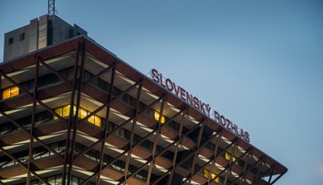 Ústavný súd posúdi zákon o Slovenskej televízii a rozhlase. Napadli ho opoziční poslanci