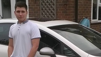 Drzý šofér zabral štyri parkovacie miesta. Jeho vysvetlenie ľudí ešte viac rozzúrilo