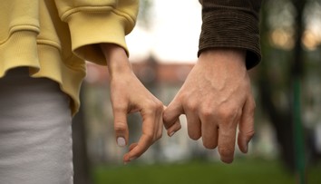 Romantické vzťahy poznačené minulosťou: Vzťah s otcom nás ovplyvňuje viac, než si myslíme