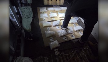 Veľký drogový úlovok na Záhorí. Dodávku s 50 kilami pervitínu šoféroval známy MMA zápasník