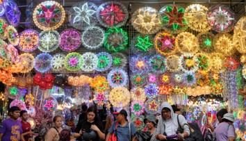 Ste pohoršení z vianočných ozdôb na Dušičky? V tejto krajine sa na sviatky pripravujú mesiace (FOTO)