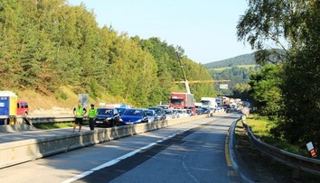 Za vybrzďovanie dostal vodič trest 9 rokov, v aute na diaľnici zomrelo dojča