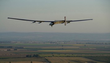 Lietadlo Solar Impulse 2 preletelo Atlantik, úspešne pristálo v Seville