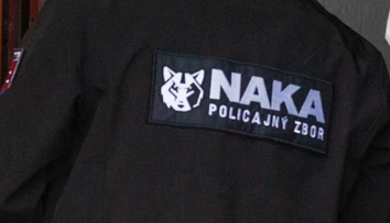 Do sídla NAKA v Bratislave priviezli dvoch členov skupiny sátorovcov. Ich výpovede vraj nesedia