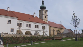 Preslávila ju krvavá grófka. Obec pri Novom Meste nad Váhom má teraz ďalšie lákadlo