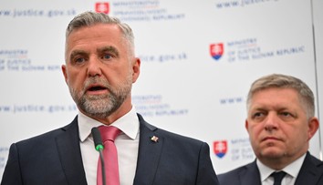 Začal sa boj o kajúcnikov, Smer ich chce zrušiť. Namiesto vrážd budeme vyšetrovať krádeže kompótov, odkázal Lipšic