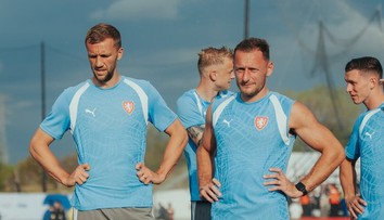 VIDEO: Bizár ešte pred štartom MS. Česi zablokovali dopravu, na tréning kráčali pešo