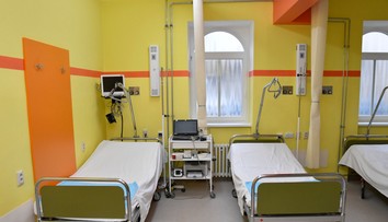 Z pohotovosti ju poslali domov, o dva dni bojovala o život. Nemocnica odmieta pochybenia