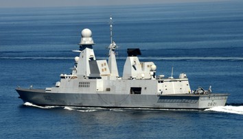 Krajina bez námorníctva „nakopala“ NATO a „potopila“ jeho fregatu. Posádka lode to nestihla ani zaregistrovať