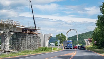Výstavba R2 pri Mýtnej bude meškať vyše roka, hoci cestu mali otvoriť už o pár dní
