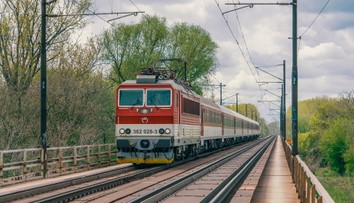 Zmena pre cestujúcich do Bratislavy. Väčšina rýchlikov z Banskej Bystrice nebude jazdiť na hlavnú stanicu (+zoznam)