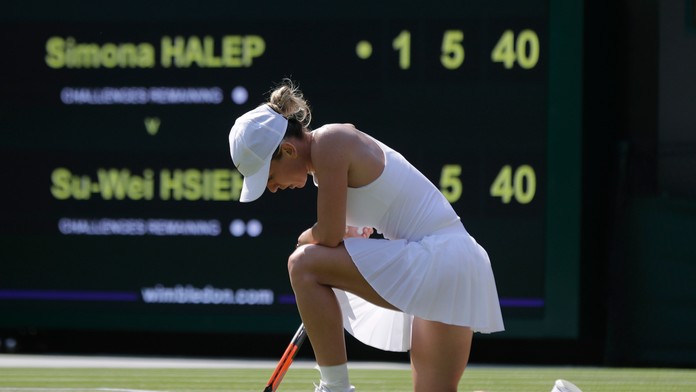 Rumunčanka Simona Halepová po prehre v 3. kole Wimbledonu 2018.