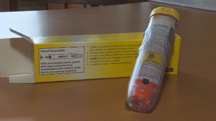 Chýbajúci EpiPen.