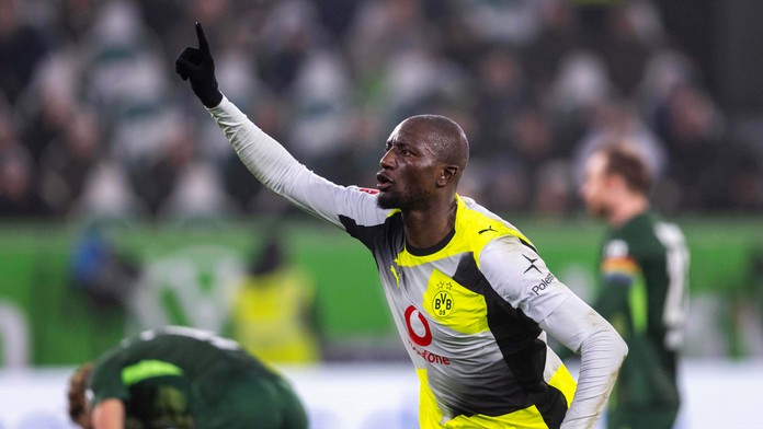 Bundesliga: Vavrov Wolfsburg podľahol favoritovi a je tesne nad pásmom zostupu. Dortmund natiahol sériu