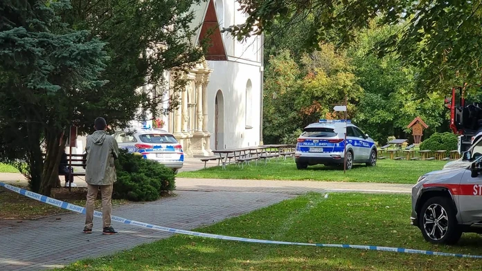 Krvavá dráma počas omše v Poľsku. Podozrivým z útoku, pri ktorom zahynuli dvaja kňazi, je Ukrajinec