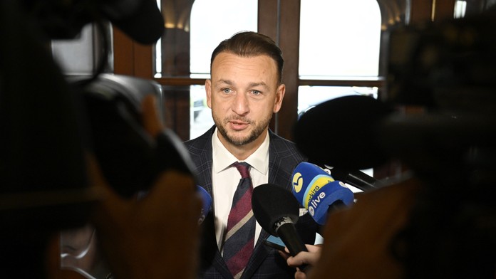 Matúš Šutaj Eštok.