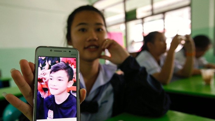 Duangpetch Promthep na fotke v mobile.