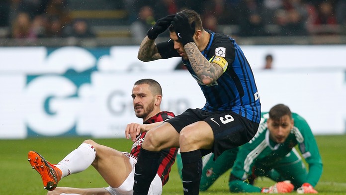 Mauro Icardi sa chytá za hlavu po nepremenenej šanci.