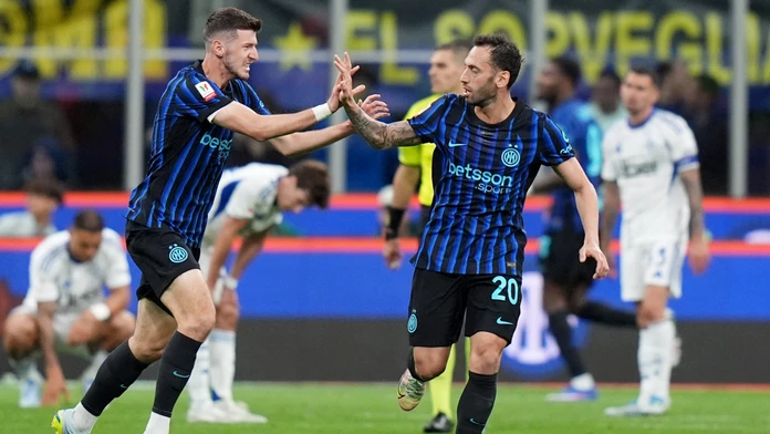 Futbalisti Interu oslavujú