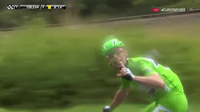 Mark Cavendish vynadal kameramanovi